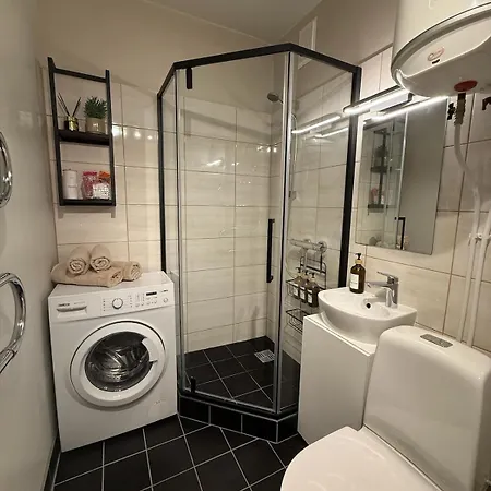 Amaraa Pikk - Feels Better Than