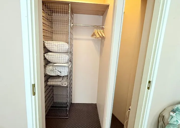 Amaraa Pikk - Feels Better Than Parnawa