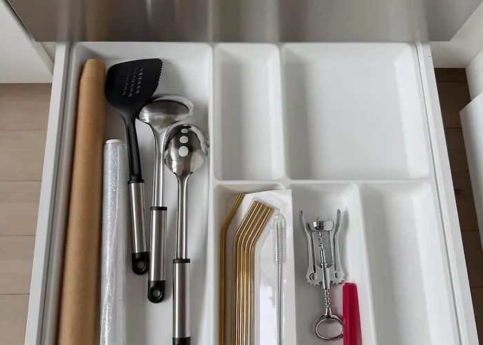 Amaraa Pikk - Feels Better Than Parnawa